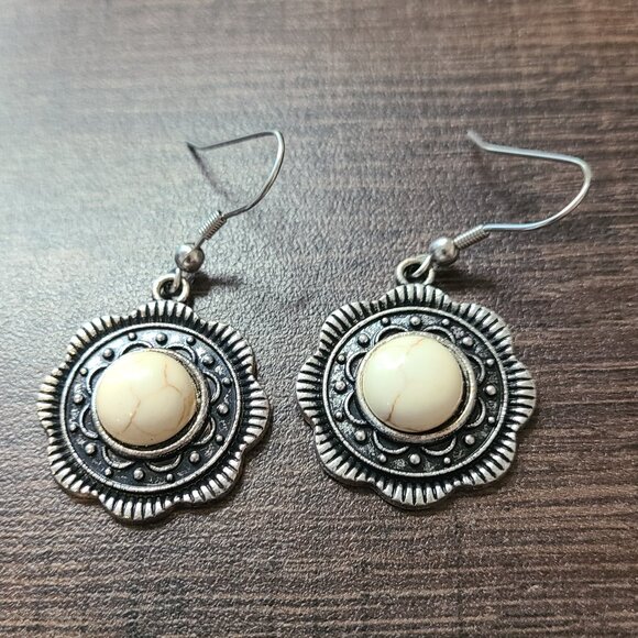 Unbranded Silver Tone Dangle Drop‎ Earrings Ladies Vintage Pre-Owned Fashion - Picture 6 of 6